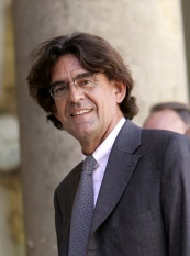 Illettrisme : Luc Ferry récidive